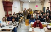 El Gobierno regional y la UMU se comprometen por escrito con los alumnos de la Escuela de Enfermera de Cartagena