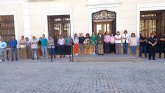 Banderas a media asta en los edificios municipales y minuto de silencio por la tragedia de Murcia