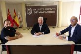 El Ayuntamiento de Mazarrón firma el contrato para la construcción del ascensor panorámico