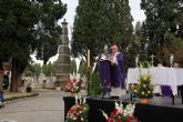 Religión . Conmovedor homenaje a las almas del purgatorio en la tradicional misa del Cementerio de San Fernando de Sevilla