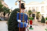 Los duendes de Papá Noel toman Lorca y se convierten en los protagonistas de la decoración navideña realizada por el Ayuntamiento