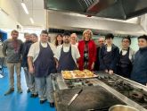 Ninos murcianos decorarn 250 roscones elaborados por la Escuela de Hostelera del Ayuntamiento de Murcia en el Gran rbol