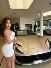 Michi Marín se compró un Ferrari con las ganancias de su Onlyfans