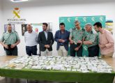 La Guardia Civil entrega cerca de 700 piezas arqueolgicas y paleontolgicas al museo arqueolgico de la ciudad de Mula