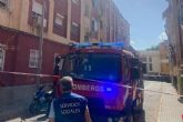 Bomberos de Cartagena desalojan un edificio de la barriada Villalba por un incendio