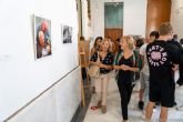 Ya se puede visitar la exposición fotográfica ´Conectando Edades´ en el Palacio Consistorial de Cartagena