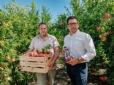 Vianature, acuerda con los agricultores alicantinos fomentar con sus zumos el consumo de granada a nivel nacional