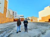 El Ayuntamiento de Lorca ejecuta la limpieza y adecuacin de cinco solares contiguos que permitir crear un aparcamiento de 1.000 metros cuadrados en la Avenida de Santa Clara