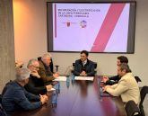 El Gobierno regional reclama al Ministerio una revisión urgente de las infraestructuras de tren que conectan la Región con el resto del territorio El Gobierno regional reclama al Ministerio una revisión urgente de las infraestructuras de tren que conectan la Región con el resto del territorio