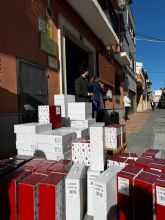 Sadival regala cestas navidenas a todos los habitantes de llocnou de la corona, el pueblo ms pequeno de espana