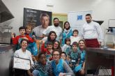 El cocinero Sebastin Lisn y la bloguera Ruth Cant han impartido un taller de alta cocina para niños con autismo