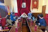 El Ayuntamiento de Mula refuerza su apoyo al Consejo Local de la Juventud con un incremento de la aportación anual y la cesión de un nuevo espacio El Ayuntamiento de Mula refuerza su apoyo al Consejo Local de la Juventud con un incremento de la aportación anual y la cesión de un nuevo espacio