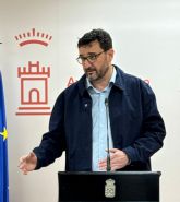 El PSOE exige transparencia ante la 'parálisis' de las inversiones en los colegios de Murcia a cuatro meses del verano El PSOE exige transparencia ante la 'parálisis' de las inversiones en los colegios de Murcia a cuatro meses del verano