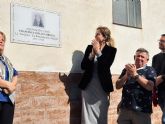 La alcaldesa de Archena y los dueños de la vivienda descubren una placa conmemorativa donde nació y vivió la Iluminada de La Algaida