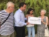 La Asociacin del mayor de Zarcilla de Ramos recibe 100 sillas gracias a la Fundacin Caja Rural de Granada