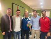 La Casa de los Duendes acoge la presentación del libro 'Mi Juanito me jubila. Cuando el fútbol es una presión' del ex futbolista Víctor Dus