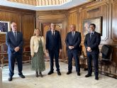 La presidenta de la Asamblea recibe al Hermano Mayor de los Marrajos