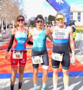 Jesús Montoya y Eva Sánchez, ganan en el 'duatlón' de Yecla, reconvertido por el viento en carrera a pie Jesús Montoya y Eva Sánchez, ganan en el 'duatlón' de Yecla, reconvertido por el viento en carrera a pie