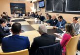 Ms de 25 profesionales participan en la primera mesa sobre la construccin y arquitectura sostenible