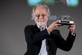 Fernando Colomo ha recibido el Premio Puente de Toledo a toda su trayectoria