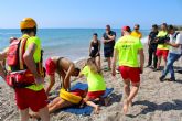 Las playas de Lorca se ponen a punto para recibir a miles de turistas este verano