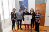 El Ayuntamiento se une a la campana de camisetas solidarias de APANDA bajo el lema La Vida es Cool