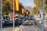 El Ayuntamiento reparte mil banderas de España este miércoles en la plaza Juan XXIII de Cartagena