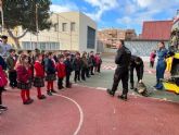 52 Alumnos del CEIP Marco de Puente Tocinos reciben la visita del cuerpo de bomberos