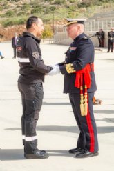 Dos auxiliares en Intervencin de Emergencias reciben la distincin ‘Amigos de la Infantera de Marina’ de la Armada Española