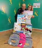 La Guardia Civil de Murcia culmina la campana en beneficio de los afectados por el volcn de La Palma, con la recogida de 15.000 regalos solidarios