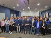 Un centenar de alumnos de cinco centros educativos participan en el debate de Escuelas Embajadoras