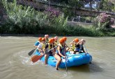 Medio centenar de jvenes participan en la actividad de rafting juvenil dentro del plan 'Activa tu ocio'