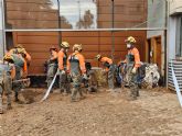 Bomberos de la Región trabajan hoy en Paiporta para extraer agua de calles y edificios