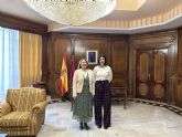 La presidenta de la Asamblea Regional recibe a MUJOMUR