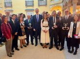 El Gobierno regional, con la Universidad de Murcia, la Universidad Católica y el doctor Ripoll, en la entrega de los Premios Nacionales del Deporte El Gobierno regional, con la Universidad de Murcia, la Universidad Católica y el doctor Ripoll, en la entrega de los Premios Nacionales del Deporte