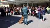 La Guardia Civil recibe la visita de alumnos de Criminologa de la UMU