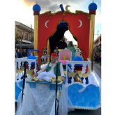 El desfile de carrozas clausur las fiestas patronales 2023