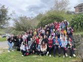 Ms de 50 estudiantes del Centro de Formacin Profesional Arce participan en la limpieza de la playa Ereaga