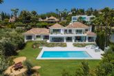 Zeuthen & Company ofrece villas de lujo en La Cerquilla de Nueva Andalucia