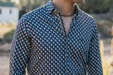 La marca The Surfcar ofrece sus nuevas camisas estampadas de hombre