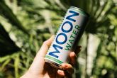 MoonWater embotella sus productos en aluminio libres de plsticos y con un packaging 100 % reciclable y reciclado