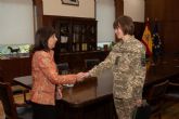 Robles recibe a la coronel del Ejrcito ucraniano que coordina el adiestramiento de los militares ucranianos en Espana