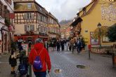 Los turistas espanoles disfrutan con la tenencia de visitar mercados navidenos