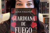 La escritora bestseller badalonense, Lena Valenti, presenta su sorprendente triloga del Fuego Sagrado