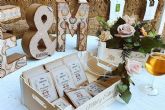 Entregar los detalles de boda en cajas de regalo personalizadas, con Sincla