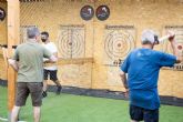 Axe throwing (lanzamiento de hachas); diversin y emocin garantizadas con la Franquicia Axestral