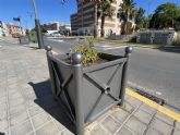 Manises se embellece y protege con 35 nuevas jardineras en su avenida principal