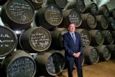 Luis Planas visita las Bodegas Williams & Humbert, una de las empresas emblemticas del Marco de Jerez