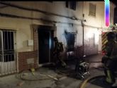 Bomberos apagan la pasada noche un incendio de vivienda en Lorca