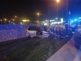 Servicios de emergencias atienden a una mujer herida en accidente de trfico en Murcia